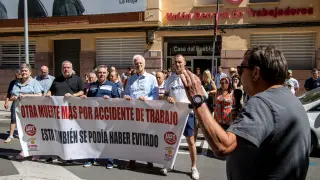 Minuto de silencio por el trabajador fallecido en el derrumbe ocurrido ayer en Logroño