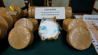 Kilos de cocaína entre desechos metálicos en una nave de La Muela