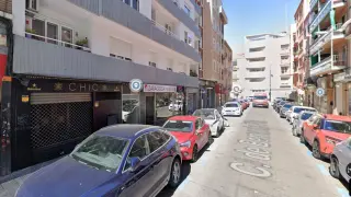 Imagen de archivo de la calle Fita, donde un conductor ebrio ha chocado con cinco coches aparcados