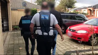 Detención del pederasta por la policía australiana.