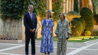 Los reyes Felipe y Letizia, acompañados por la reina Sofía, ofrecen la tradicional recepción a los representantes de la sociedad civil de Baleares.