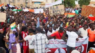 Concentración en favor de los golpistas en Niamey, la capital de Níger.