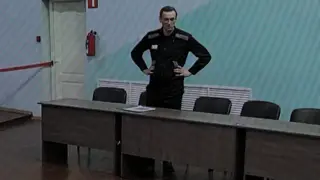 Alexei Navalni, en una imagen de vídeo durante el juicio contra él por extremismo.