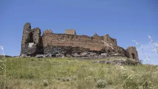 Vista general del Castillo de Trasmoz, el único pueblo maldito de España