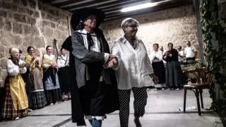 Dance tradicional en Los Olmos (Teruel)