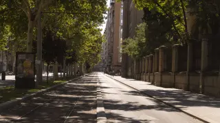 No se veía a nadie a caminado por Gran Vía a pesar de estar en pleno centro de Zaragoza y ser un lugar de tránsito común