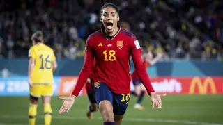 Salma Paralluelo celebra el gol ante Suecia en la semifinal del Mundial de fútbol femenino.