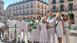 Los concejales socialistas junto a Rosa Casals en el homenaje que le rindieron los comerciantes de Huesca el día 11 de agosto.