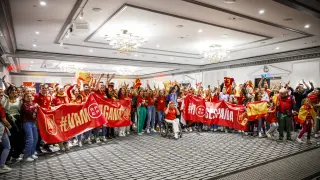 Familias y amigos de las jugadoras de la selección de fútbol de España, en un acto para apoyarles en la final del Mundial.