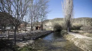 Aguas del río Ebrón junto al pueblo de El Cuervo