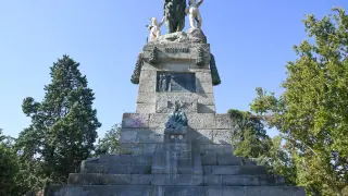 Estatua Paraíso Parque Grande