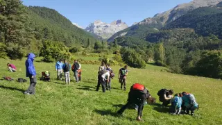 Estudiantes del Grado en Ciencias Ambientales de Huesca en una actividad.