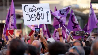Miles de personas se han concentrado en Callao para mostrar su apoyo a Jenni Hermoso.