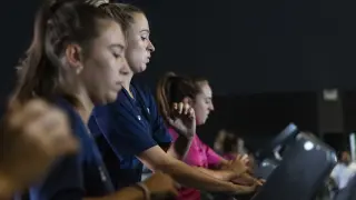 Entrenamiento de las jugadoras del Zaragoza Club de Fútbol Femenino, en el Gimnasio Palladium