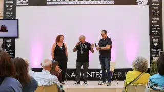 El director del Desafío Buñuel, Esteban Lopez, en el centro, con Estíbaliz Centeno y José Antonio Martín, de la Teruel Film Commission..