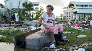 Secuelas del huracán Idalia en Horseshoe Beach, Florida.