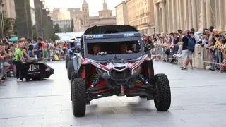 Salida del Cierzo Rally Ejercito de Tierra, prueba del Campeonato de España de Rallys Todo Terreno, en la plaza del Pilar de Zaragoza