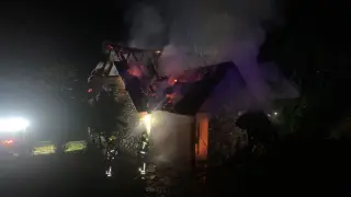 Incendio en una casa del valle de Pineta.