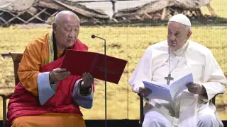 Ulaanbaatar (Mongolia), 03/09/2023.- Pope Francis (R) attends an ecumenical and interreligious meeting in the Hun Theatre in Ulaanbataar, Mongolia, 03 September 2023. (Papa) EFE/EPA/CIRO FUSCO