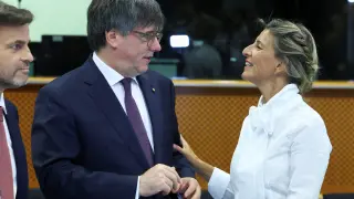 Carles Puigdemont y Yolanda Díaz en el Parlamento Europeo en Bruselas