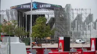 Montaje de los escenarios del Vive Latino Zaragoza 2023