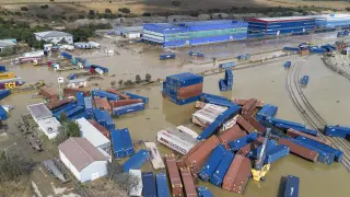 Inundaciones en una plataforma logística a las afueras de Estambul