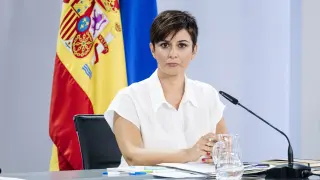 La ministra Portavoz y de Política Territorial en funciones, Isabel Rodríguez, durante una rueda de prensa posterior a la reunión del Consejo de Ministros, en el Palacio de La Moncloa, en Madrid (España).