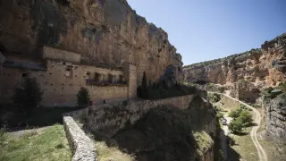 El espectacular Santuario Nuestra Señora de la Virgen de Jaraba en el Cañón del río Mesa