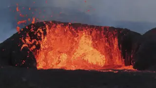 El volcán Kilauea de Hawái, uno de los más activos del mundo, entra en erupción LaPresse