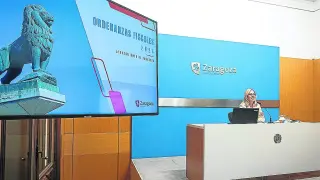 La concejala de Hacienda, Blanca Solans, durante la presentación de las ordenanzas fiscales