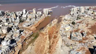 El mar sigue escupiendo cadáveres en Derna