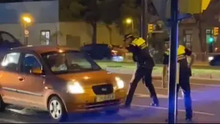 Espectacular detención en el barrio Oliver de Zaragoza: "¡Salga del coche!"