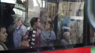 Autobús lleno de pasajeros en Zaragoza