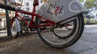 El estado actual de las bicicletas y la irrupción de otras ofertas han ido restando usuarios al Bizi