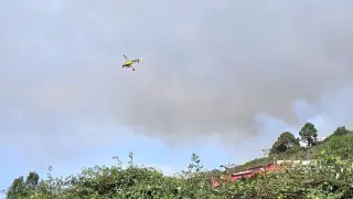 Reactivación del incendio forestal en la zona alta de La Orotava.