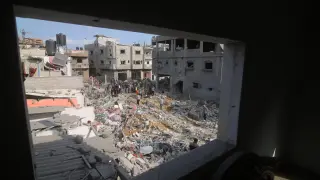 Edificios destruidos tras un ataque aéreo israelí en la ciudad de Rafá, en el sur de la Franja de Gaza