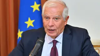 El Alto Representante de la UE para Asuntos Exteriores y Política de Seguridad, Josep Borrell, habla durante una rueda de prensa tras la reunión informal de Ministros de Asuntos Exteriores de la UE en Mascate.