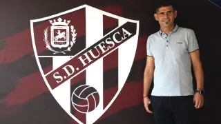 Antonio Hidalgo, en su presentación como entrenador de la SD Huesca.