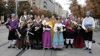 Grupo de Albentosa durante la Ofrenda de Flores a la Virgen del Pilar de Zaragoza.