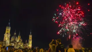 Espectáculo de fuegos artificiales de final de las Fiestas del Pilar 2022