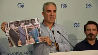 El coordinador general del PP, Elías Bendodo, en un acto en Antequera (Málaga).