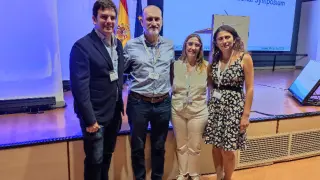 Alberto J. Schuhmacher junto con Eva López y Mario Fernández-Urrutia, de Apsatur, y la doctora Claudia Valverde