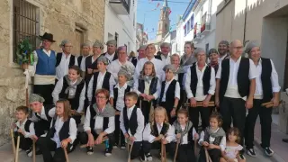 El dance de Valfarta, que actuó hace algunas semanas en honor de San Miguel, ha logrado atraer la participación de nuevos integrantes.