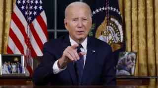 El presidente Joe Biden habla desde la Oficina Oval de la Casa Blanca sobre la guerra en Israel y Ucrania.