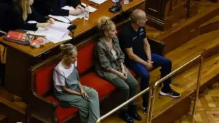 Los tres acusados durante la primera sesión del juicio