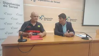 José Luis Moliner y Miguel Ángel Navarro, en la rueda de prensa ofrecida este lunes para hablar de la actividad de los bomberos en la provincia.