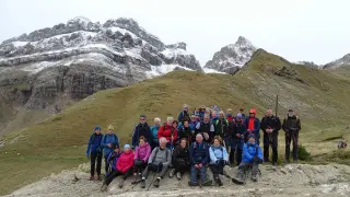 Foto de familia de la salida por Candanchú.