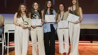 Las estudiantes de la Escuela de Ingeniería y Arquitectura (Irene Camañes, Ana Cuenca, Sara Fuentelsaz y Ana Covadonga), obtienen el premio 'Diseño Joven'