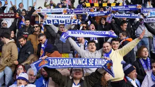 Aficionados zaragocistas, en el estadio El Plantío de Burgos en el partido de la pasada campaña.