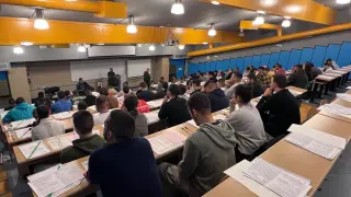 Examen de ingreso a la Guardia Civil en Calatayud.